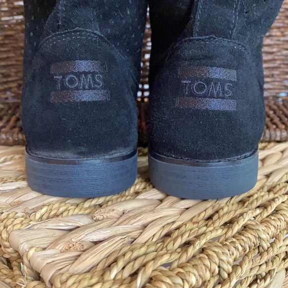 TOMS boots. sz 8 good used condition. - Picture 6 of 8